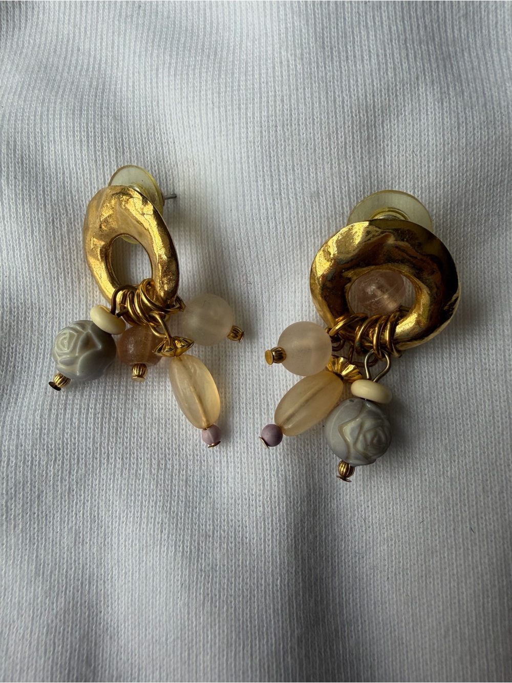 Vintage Gold Tone White Bead Charm Dangle/Drop Stud Earrings